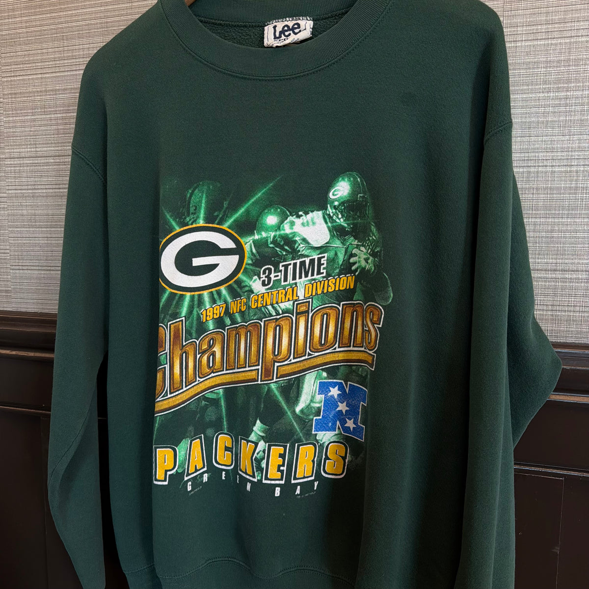 Size Medium GreenBay Packers CrewNeck