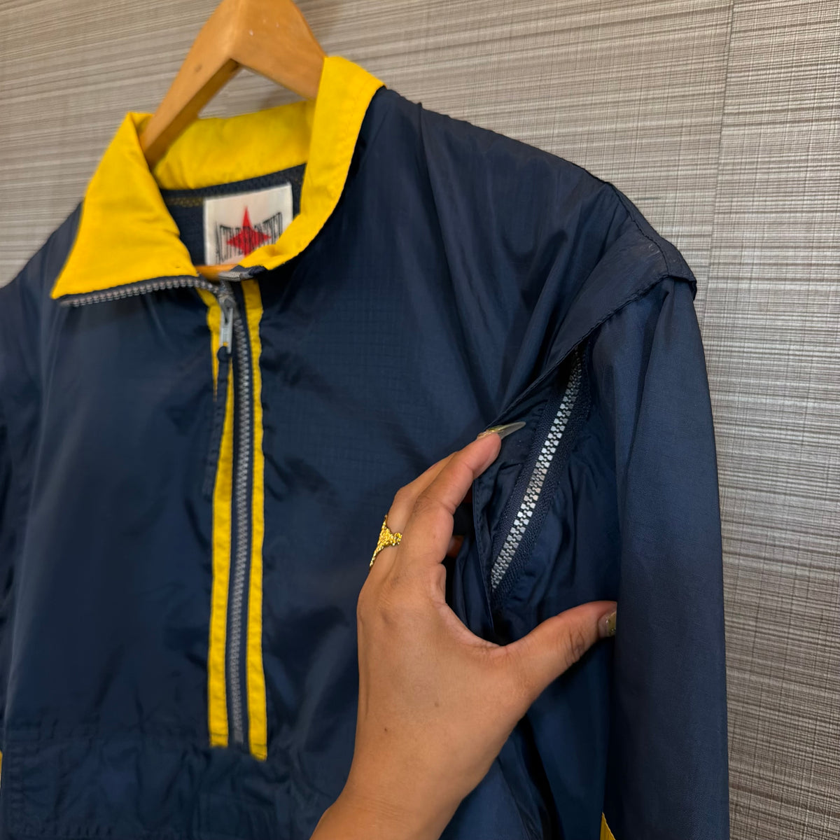 Size Small/Medium Windbreaker