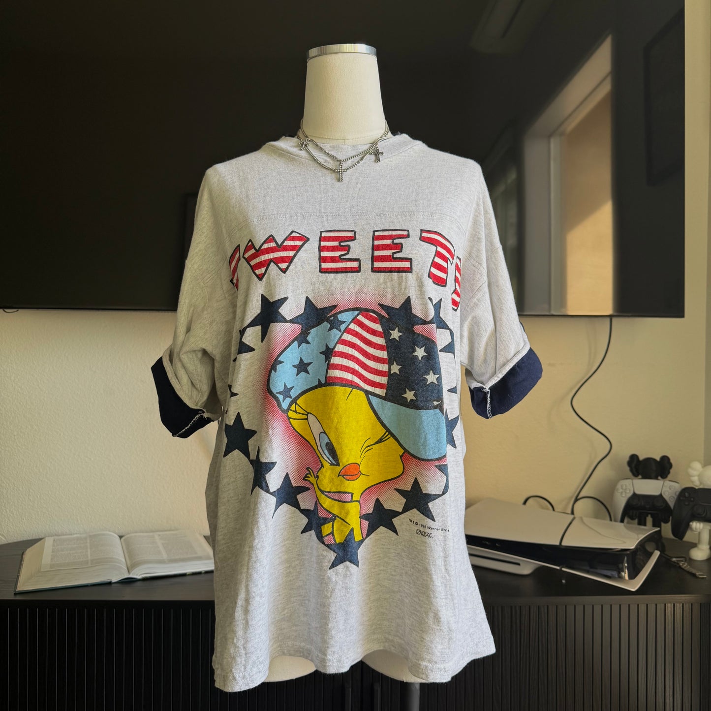 Size Large VTG 1995 Tweety Bird Shirt