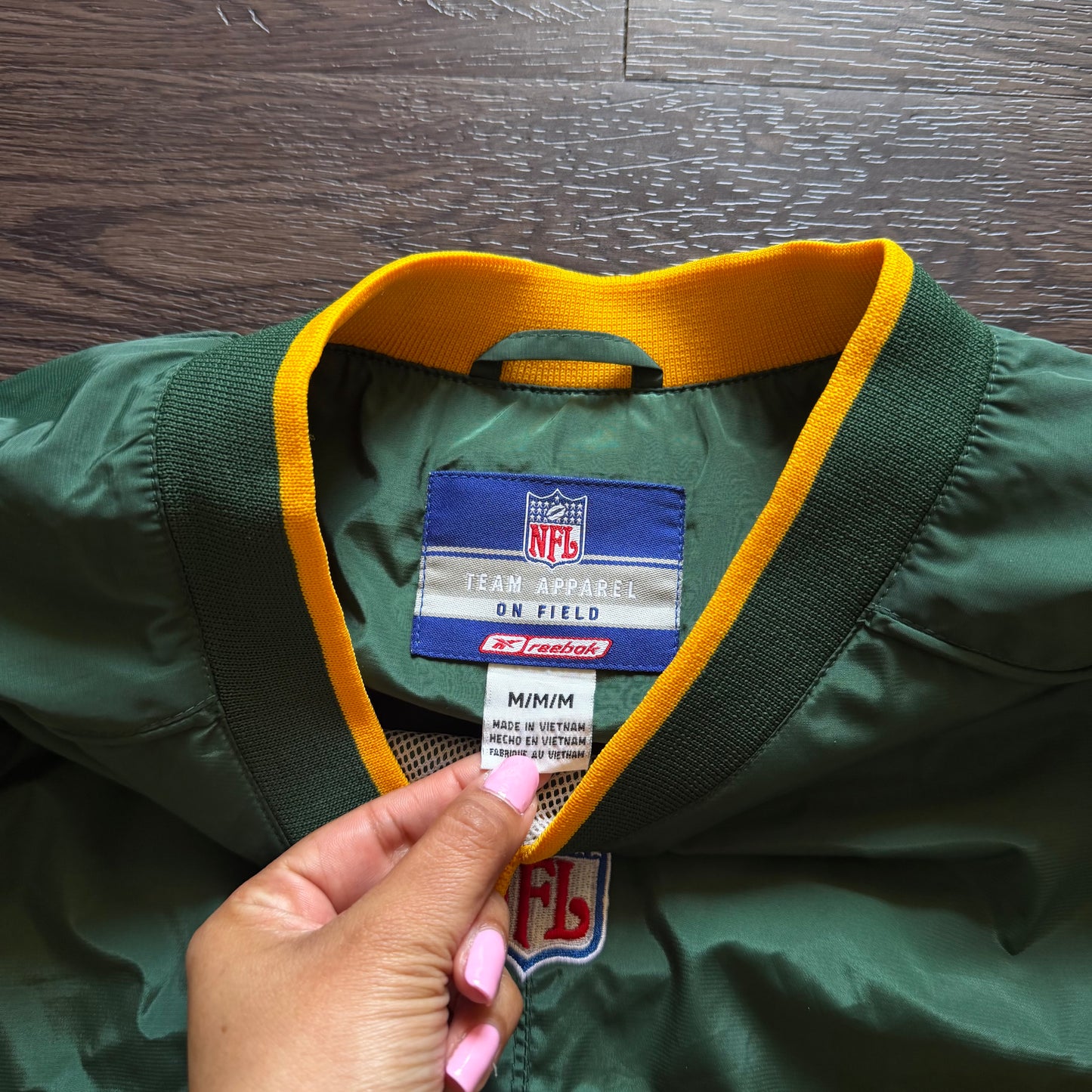 Size Medium GreenBay Packers Windbreaker(90s/y2k)