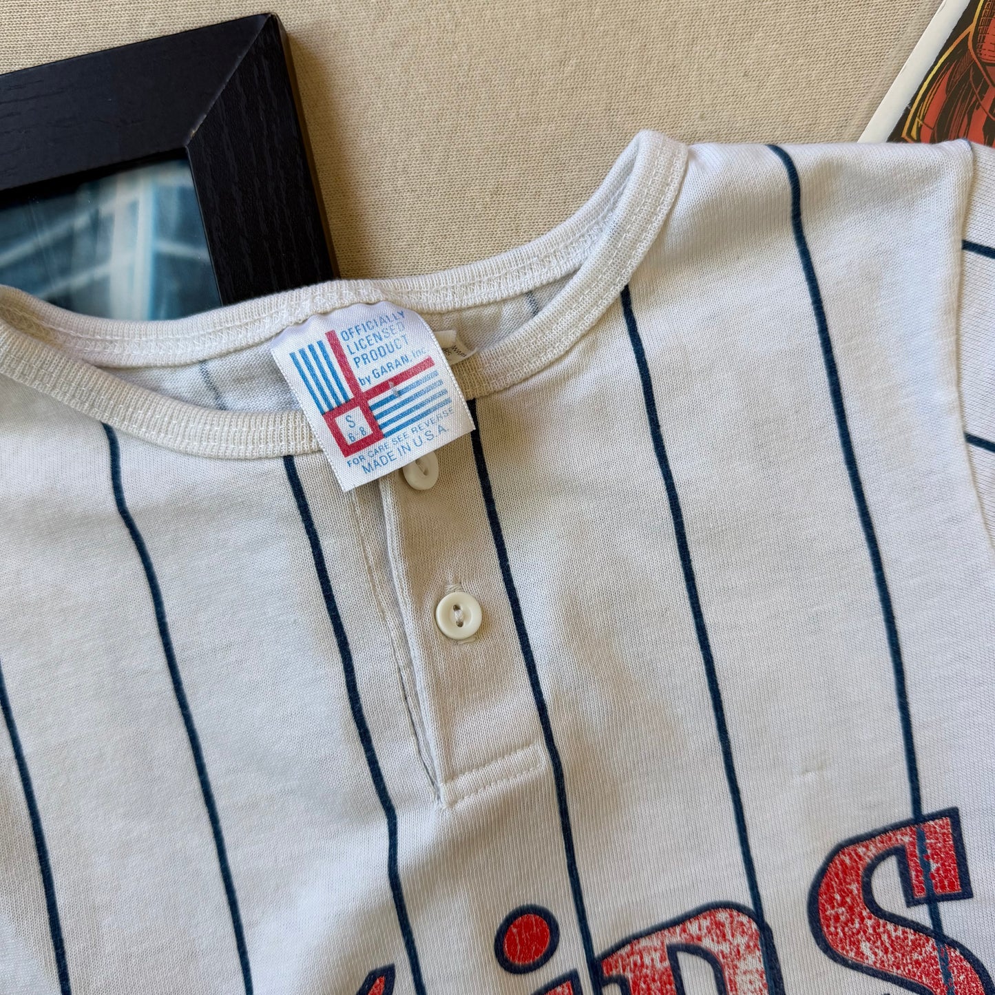 Size 6-8 1980s Twins Shirt