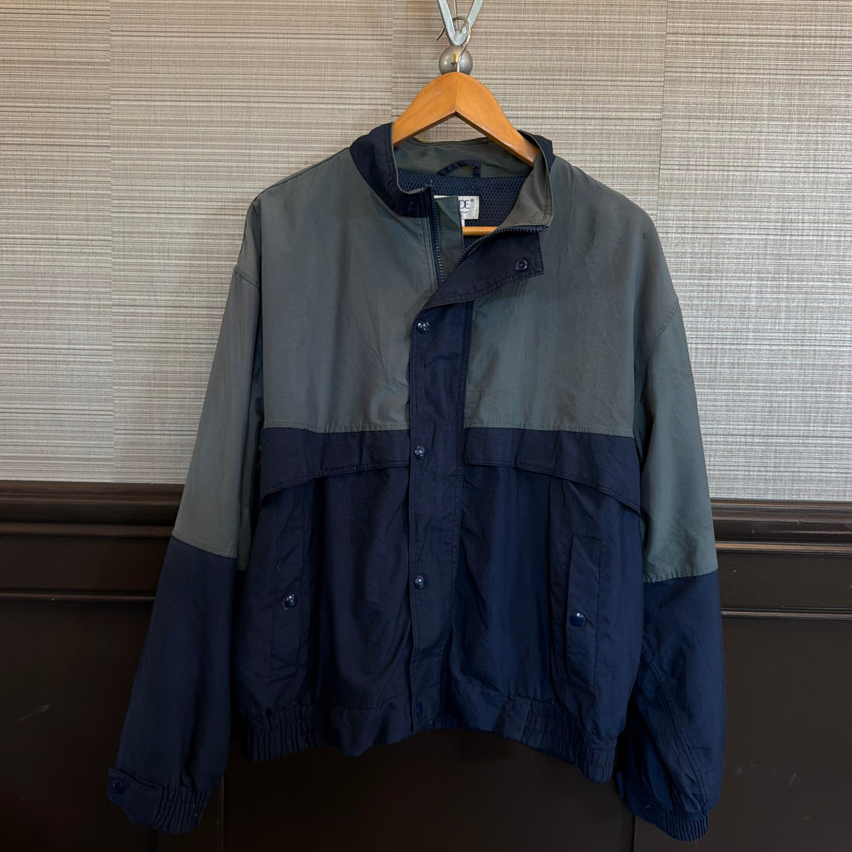 Size Medium Windbreaker