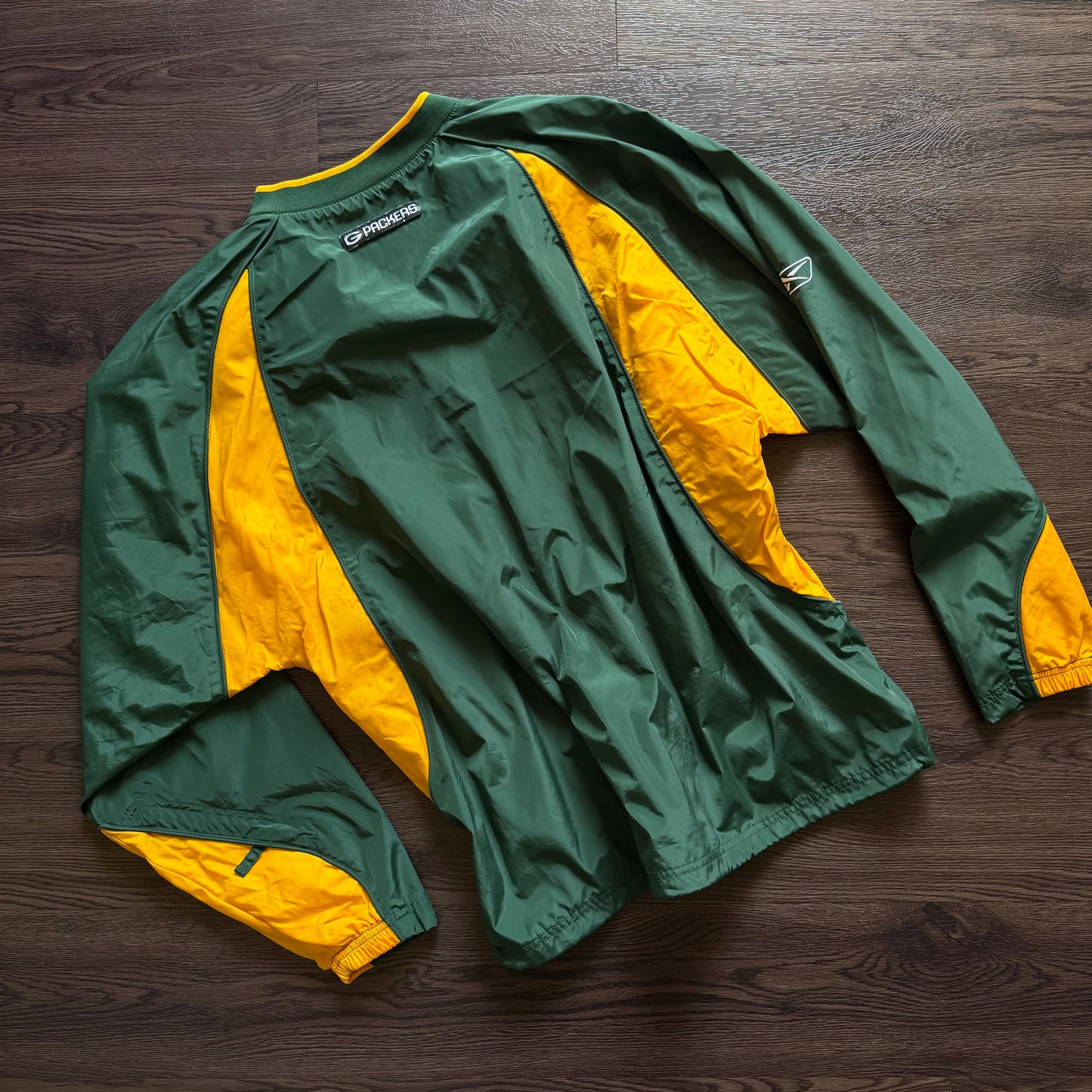 Size Medium GreenBay Packers Windbreaker(90s/y2k)