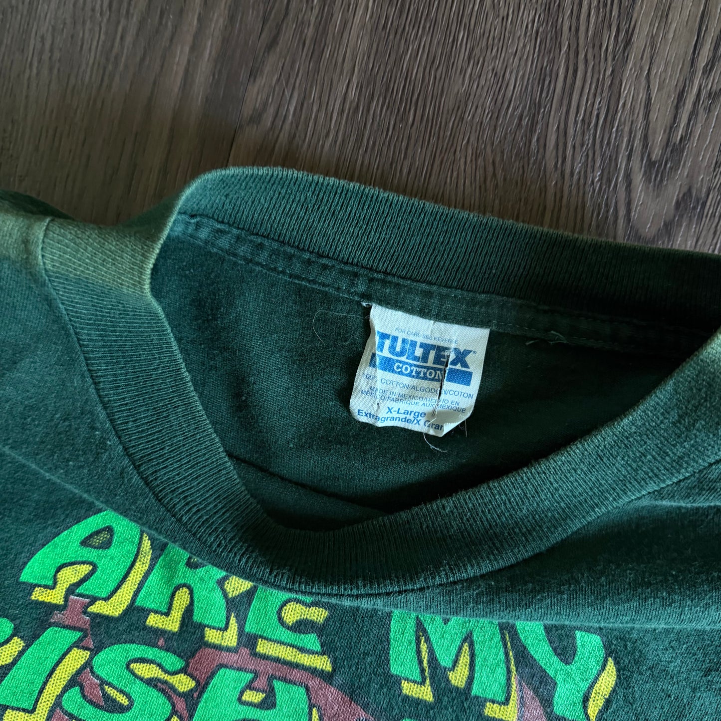 Size XLarge 1997 Taz Shirt
