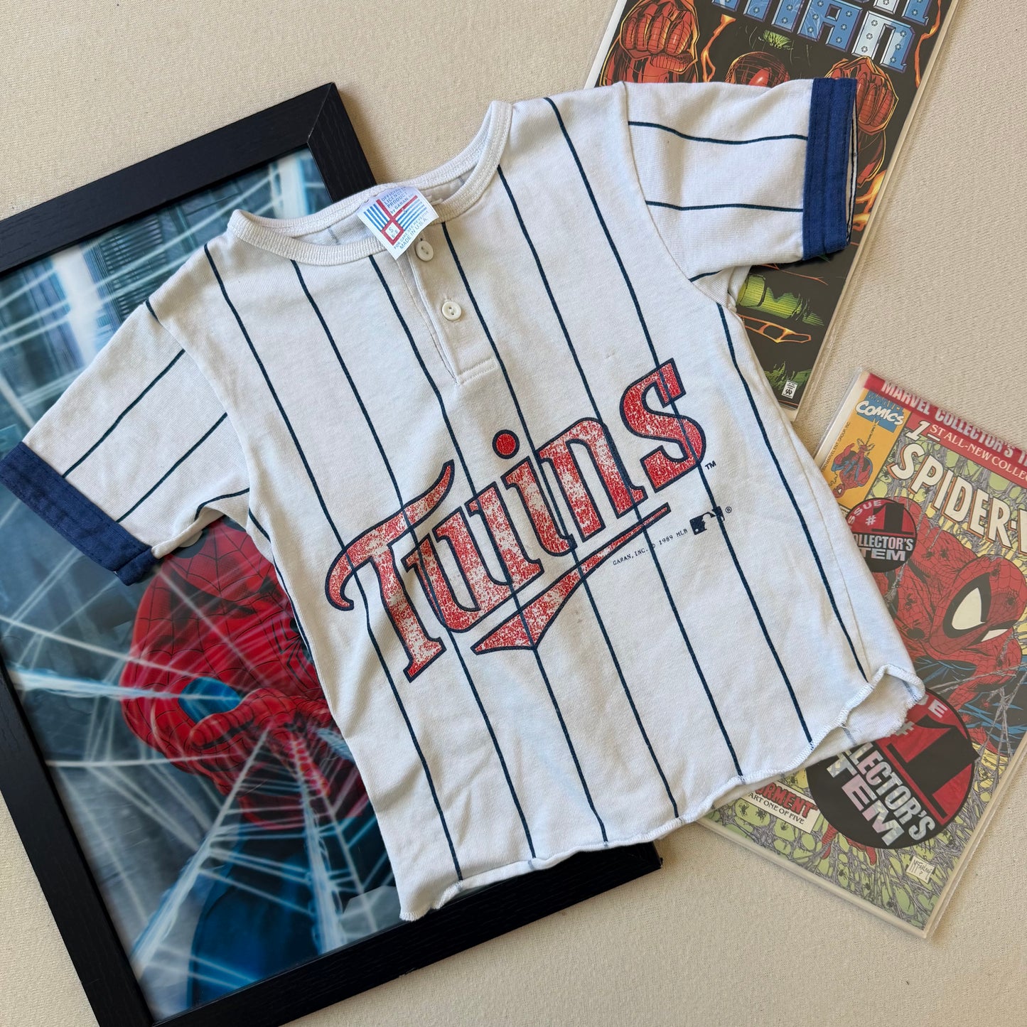 Size 6-8 1980s Twins Shirt