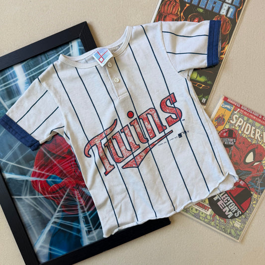 Size 6-8 1980s Twins Shirt