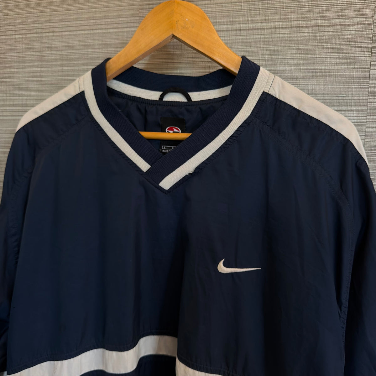 Size Large Nike Windbreaker