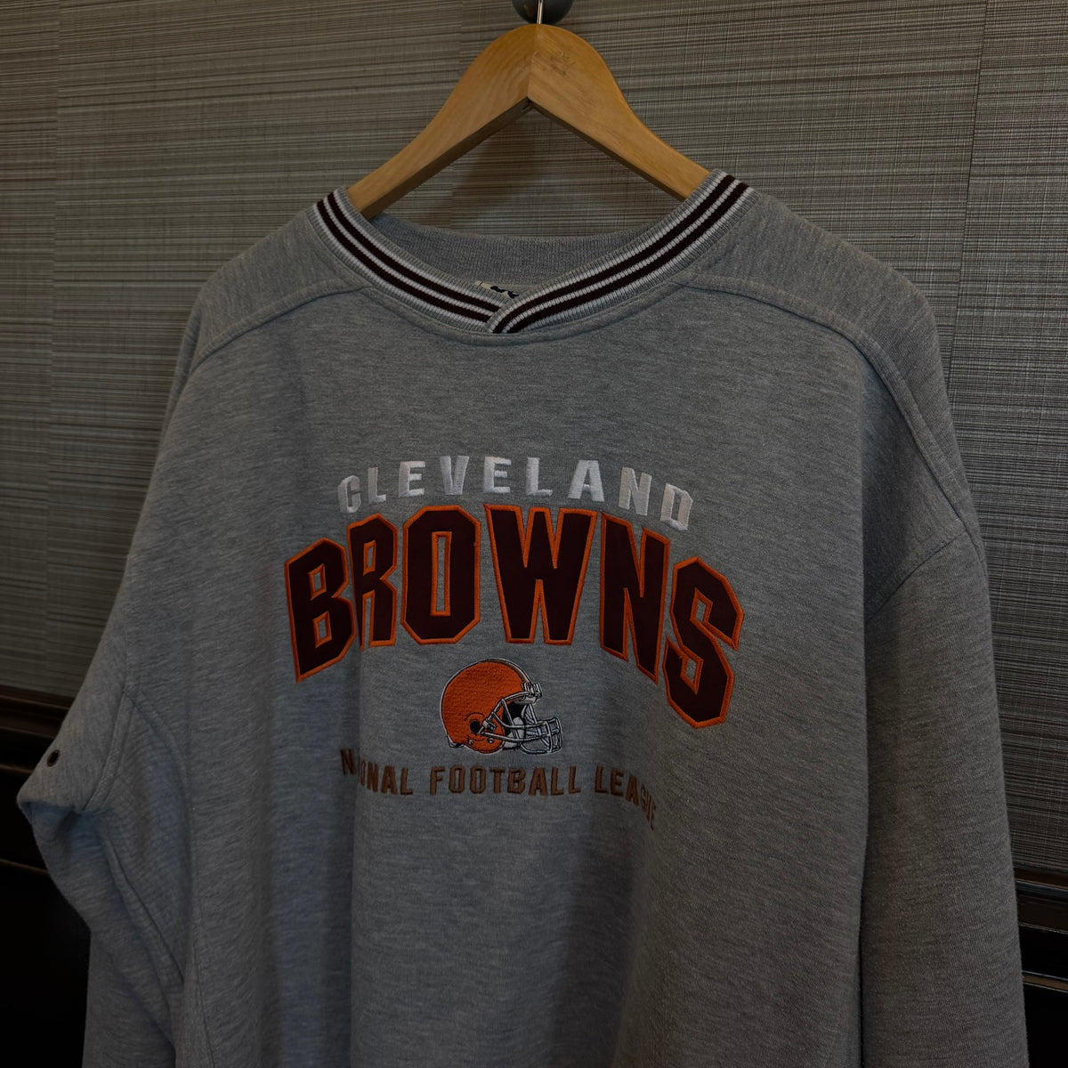 Size XL Cleveland Browns Sweater
