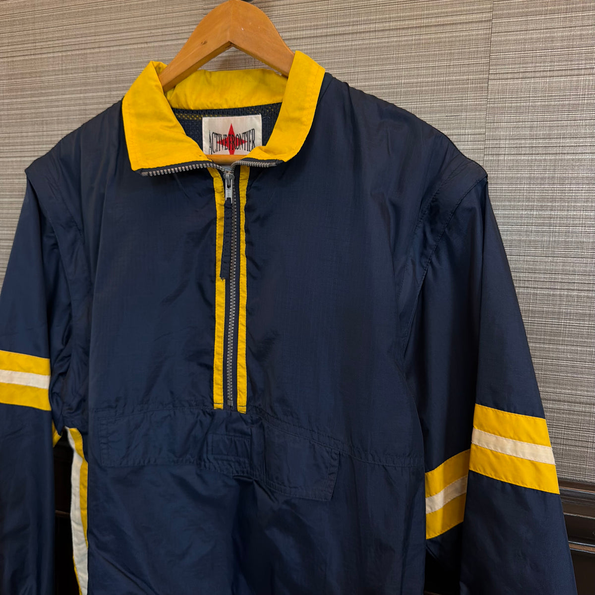 Size Small/Medium Windbreaker