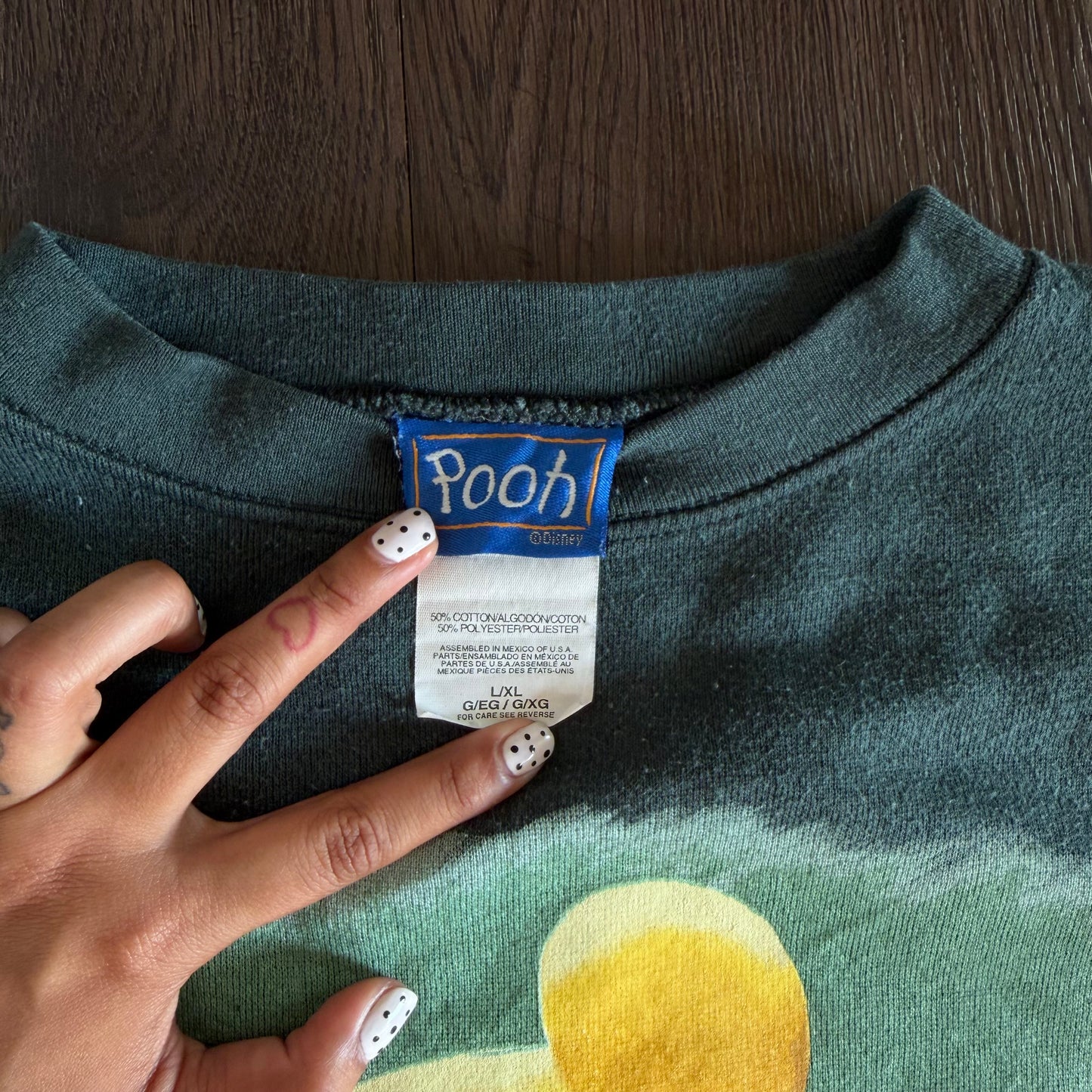Size Medium 1990s Winnie The Pooh CrewNeck