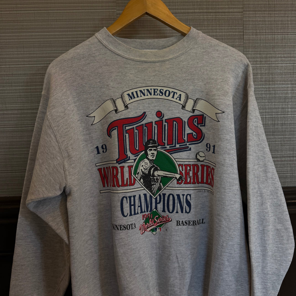 Size Large Twins 1991 CrewNeck