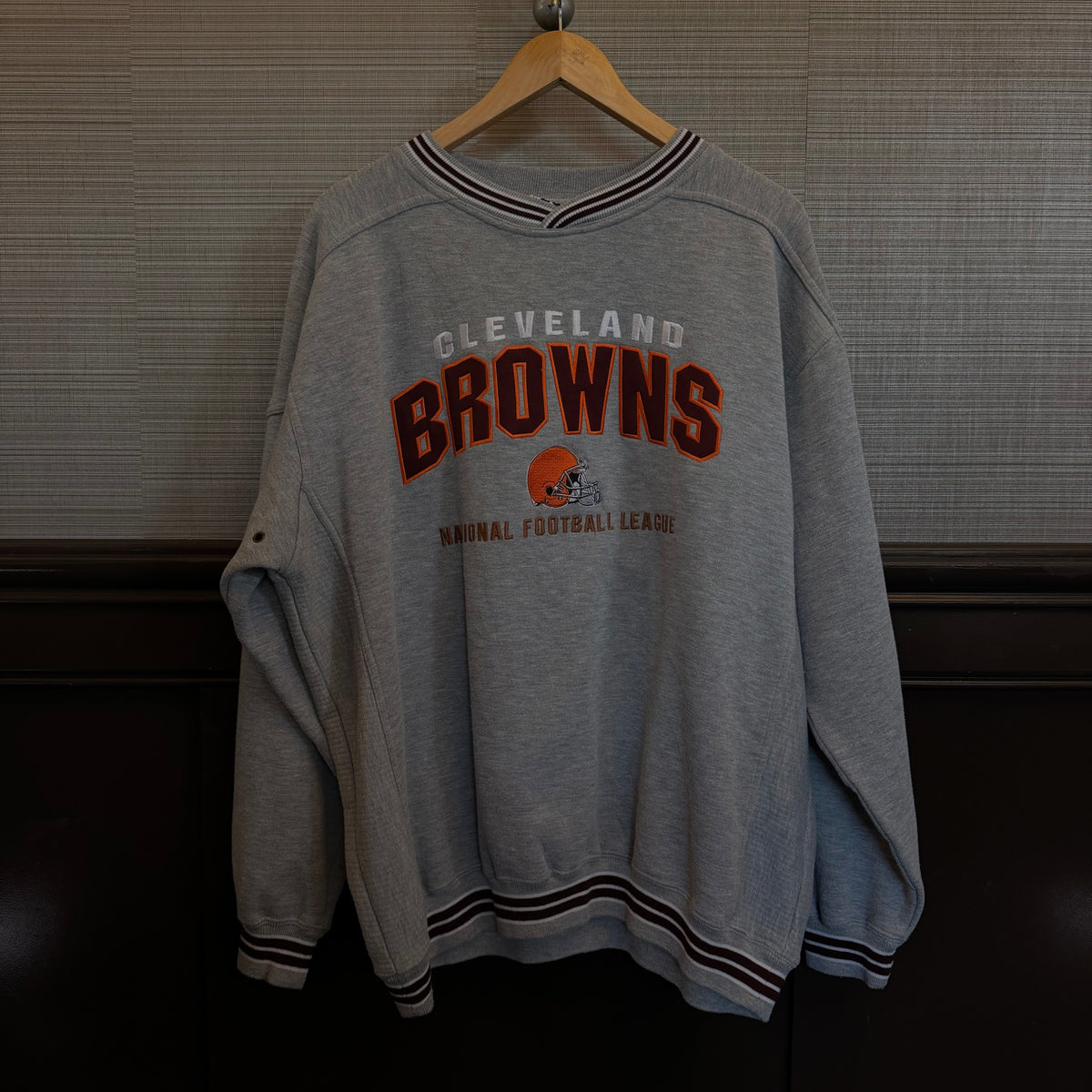 Size XL Cleveland Browns Sweater