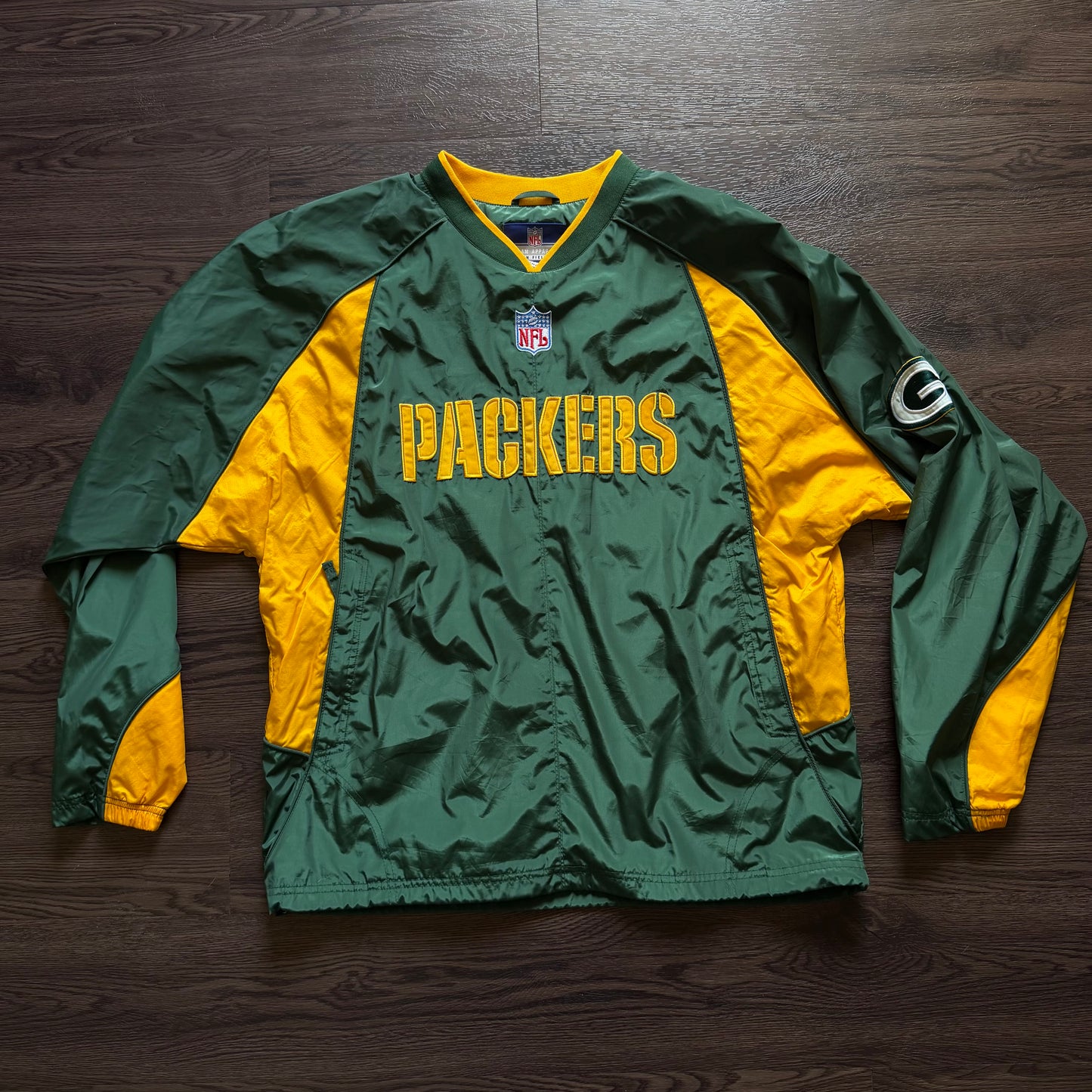 Size Medium GreenBay Packers Windbreaker(90s/y2k)